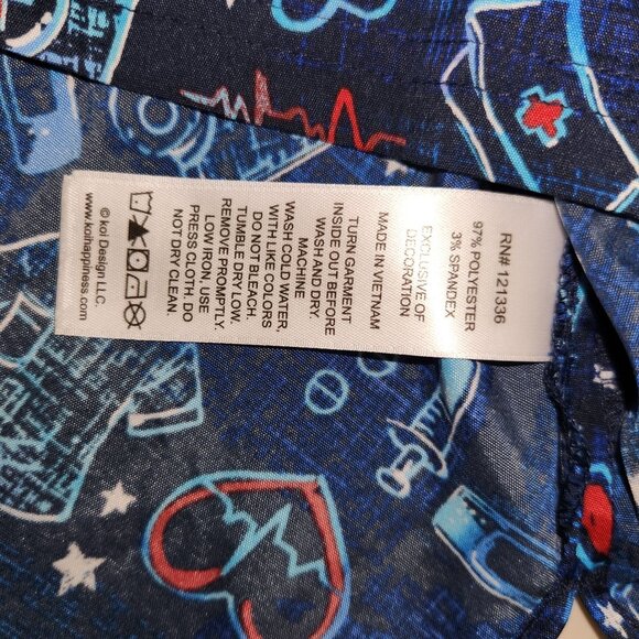 Koi Basics Leslie Medical Scrub Top M Blue Medical Print 4192 - Picture 9 of 12
